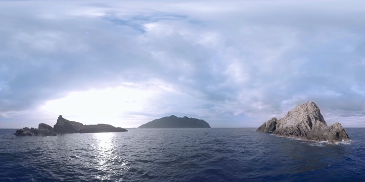 世界遺産 沖ノ島をvrで Nttドコモ 9 2 3に開催の 宗像フェス にて世界で初めて沖ノ島を題材にした8k Vr映像を公開 Vronwebmedia ヴイアール オン
